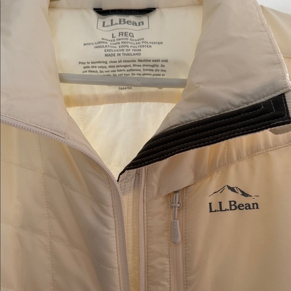 L.L. Bean Women's Ivory Quilted Vest L Reg EC - Picture 2 of 5